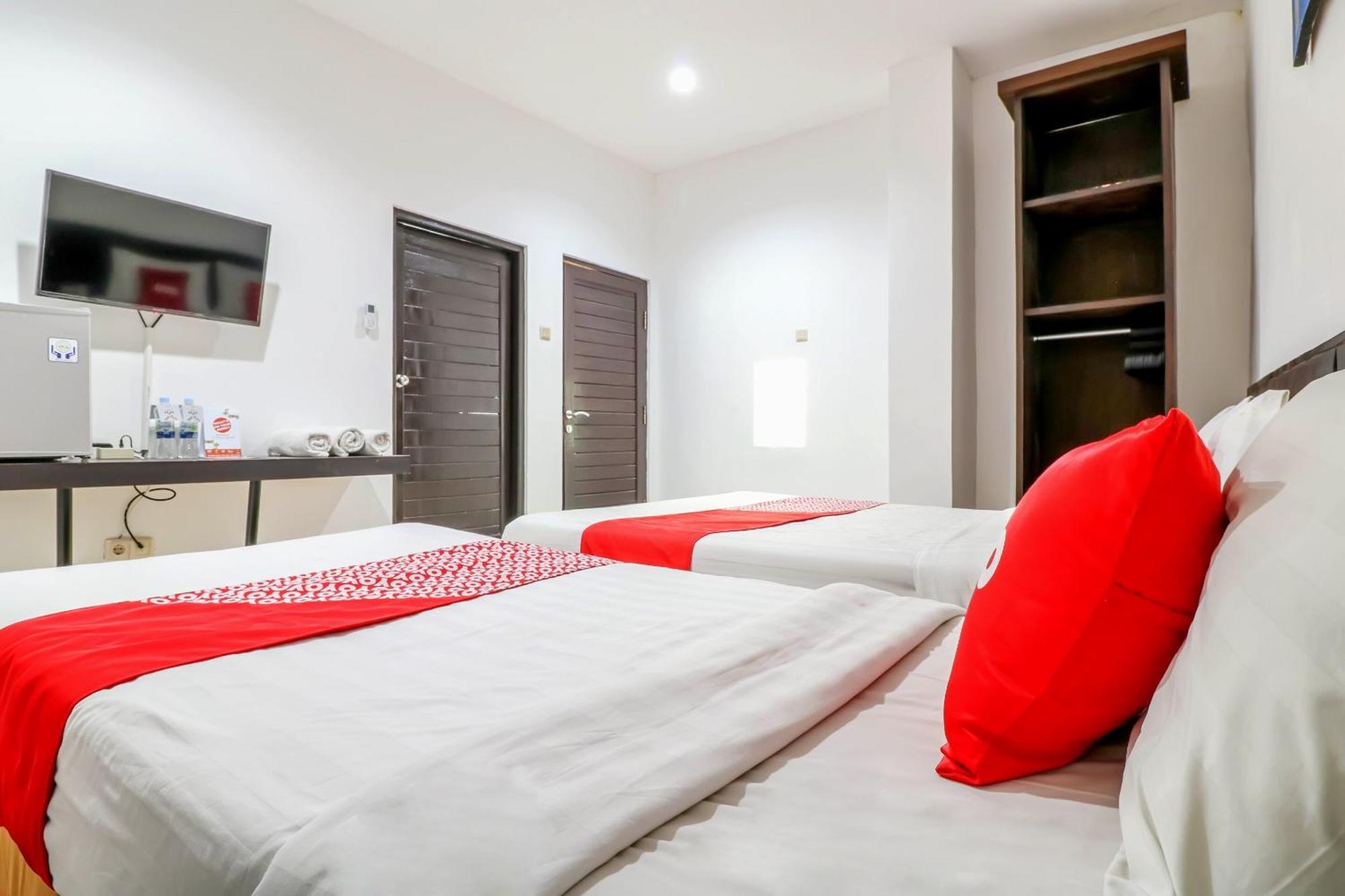 Capital O 1666 Grand Pudjawan Hotel Near Kuta Beach Ngoại thất bức ảnh